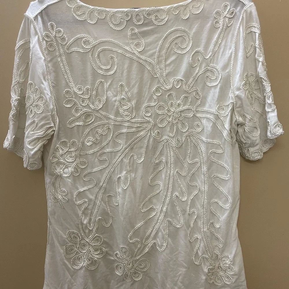 Lauren Michele EUC short sleeve white top - Picture 4 of 4